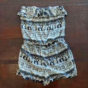 NWT Katwalk Black and Ivory Chiffon Ruffle Top Paisley Printed Romper -M